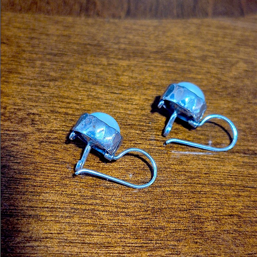 Silpada Margarite Pearl Hammered Silver Drop Earrings - Picture 5 of 7